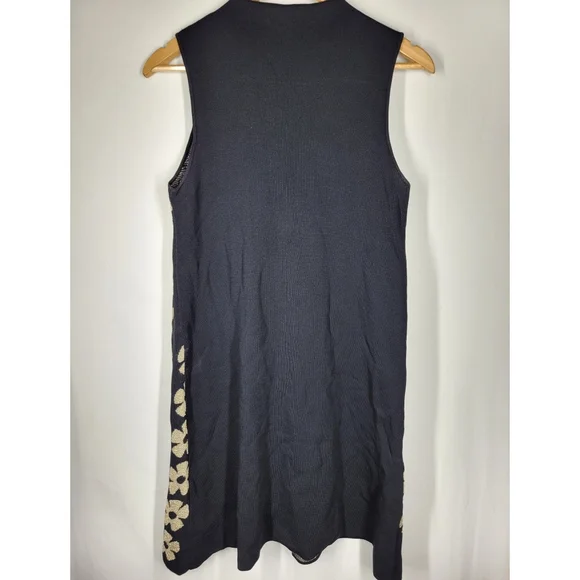Sami + Dani Black Gold Daisy Print Knit Sleeveless Sweater Dress Size Medium - Picture 5 of 9
